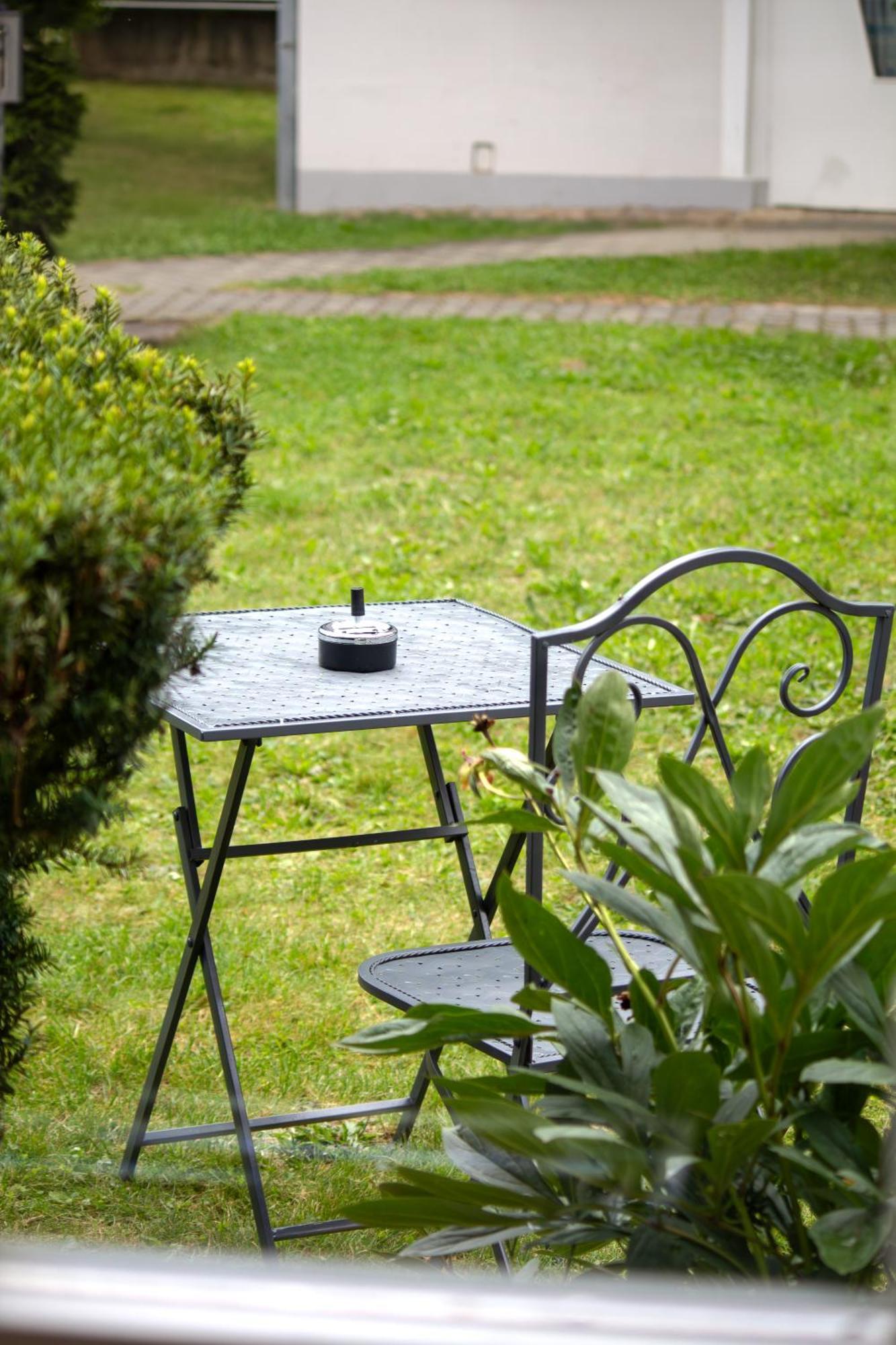 Sankt Lorenzen bei Knittelfeld Flat Bull Appartement Mit Garten מראה חיצוני תמונה